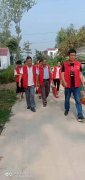 界首市常青树志愿者慰问8名困难村干部